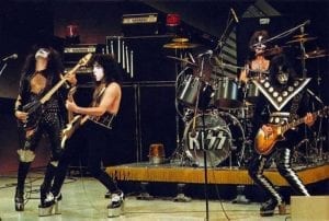 Kiss 1975